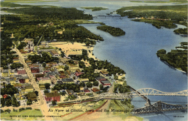 Clinton Iowa & Mississippi River Aerial View Vintage Postcard (unused)