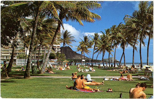 Waikiki Beach Fort DeRussy Honolulu Hawaii Vintage Postcard (unposted)