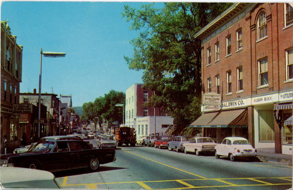 Littleton New Hampshire Street Scene Vintage Postcard c. 1960s (unused)