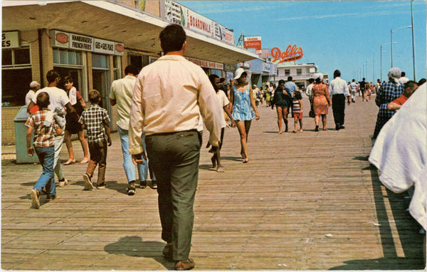 Rehoboth Beach Boardwalk Delaware Dolle's Candyland Vintage Postcard (unposted)