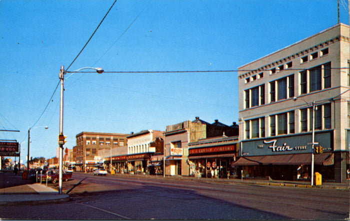 Escanaba Michigan Ludington Avenue Street Scene Vintage Postcard (unused) - Vintage Postcard Boutique